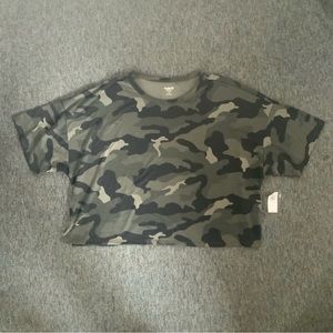 New old navy active t-shirt